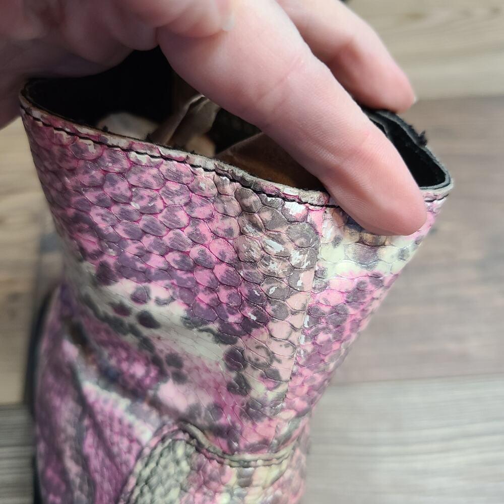 VTG Doc Dr Martens DMs Pink Snake Skin Pattern UK 7 Combat Moto Boots England - Picture 3 of 15